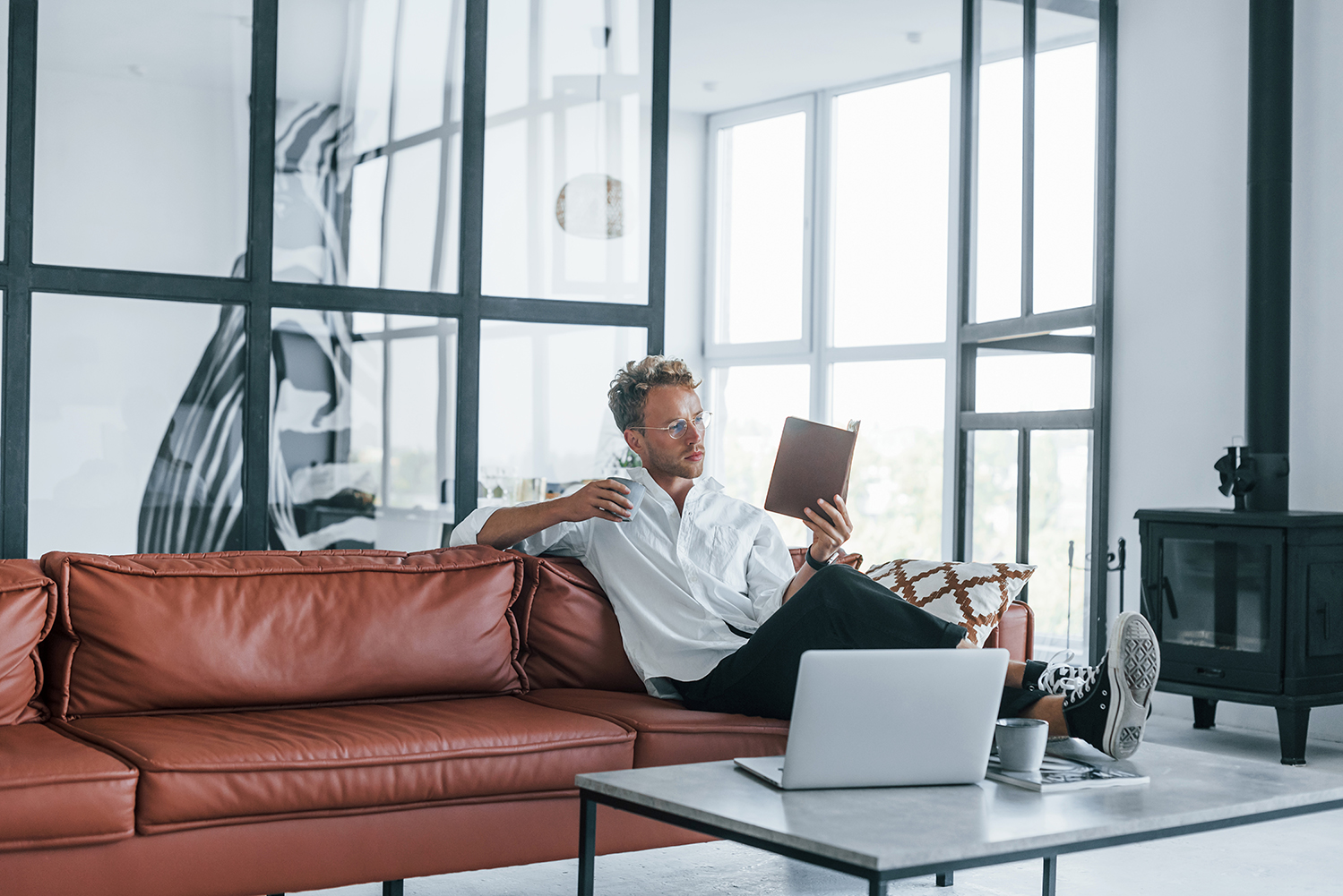 Настаняване на служители